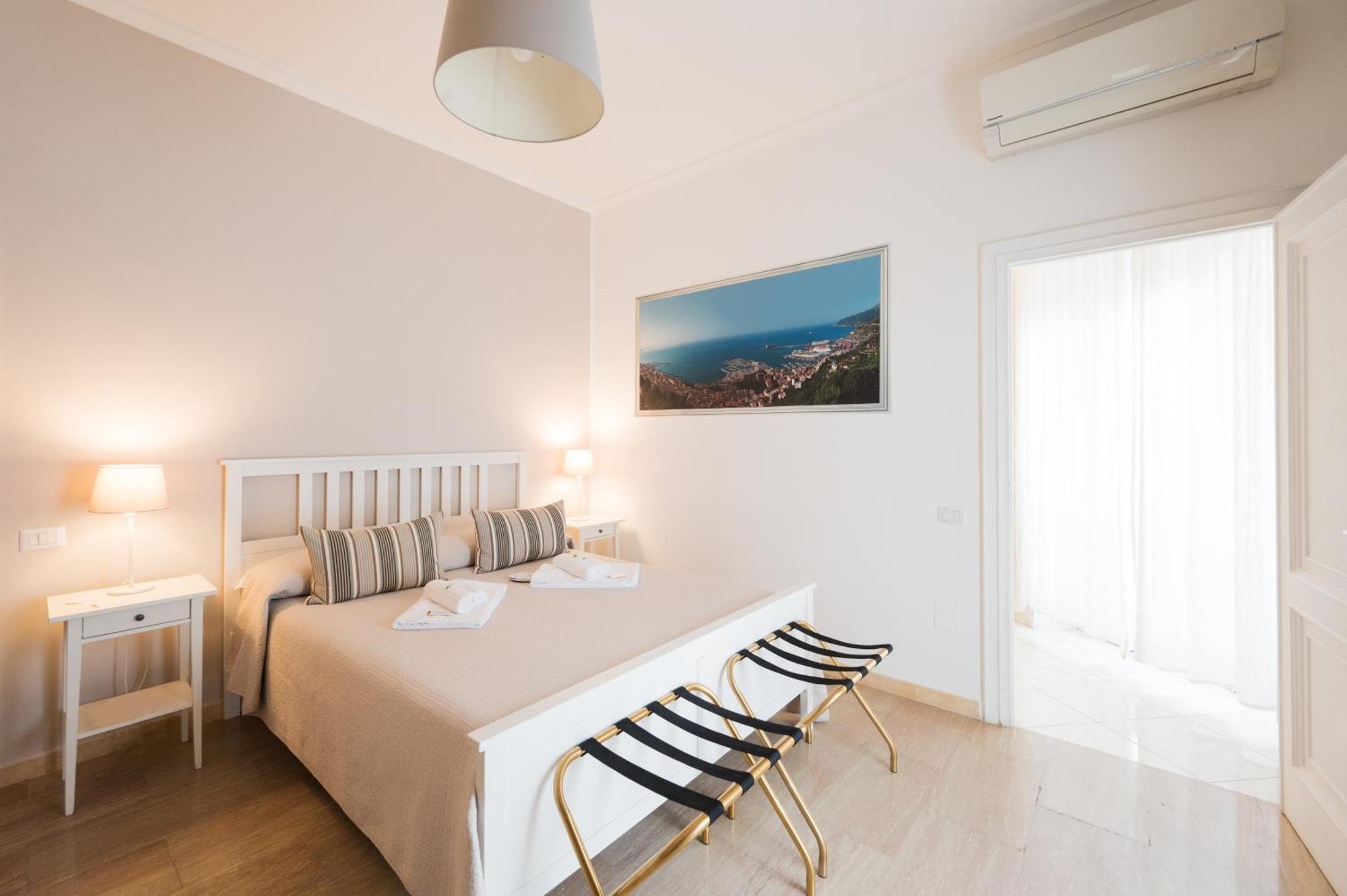 Panoramic Rooms Салерно Екстер'єр фото