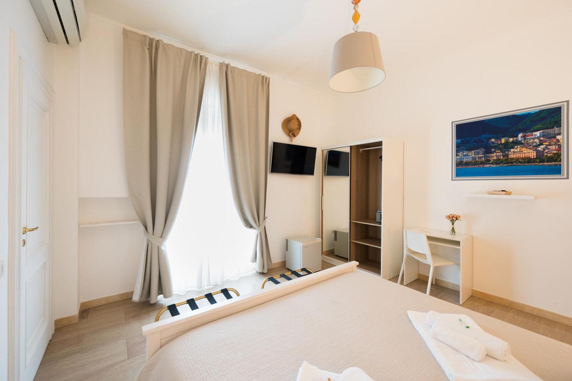 Panoramic Rooms Салерно Екстер'єр фото